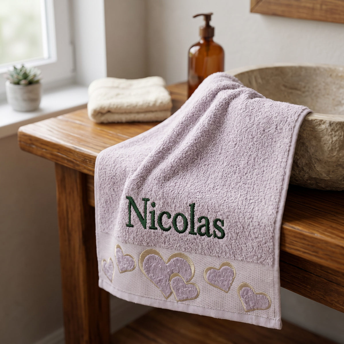 Nicolas personalized heart hand towel, forest green serif embroidery on mauve cotton — photo 2