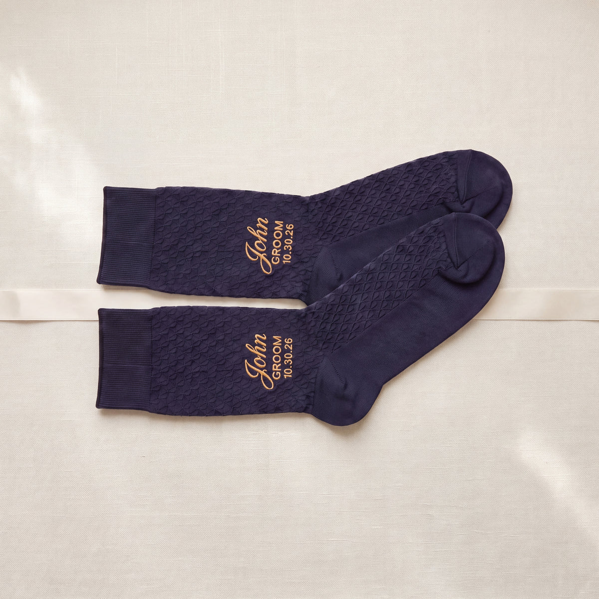 Personalized groom dress socks embroidered in gold with name, GROOM and wedding date — Eddia