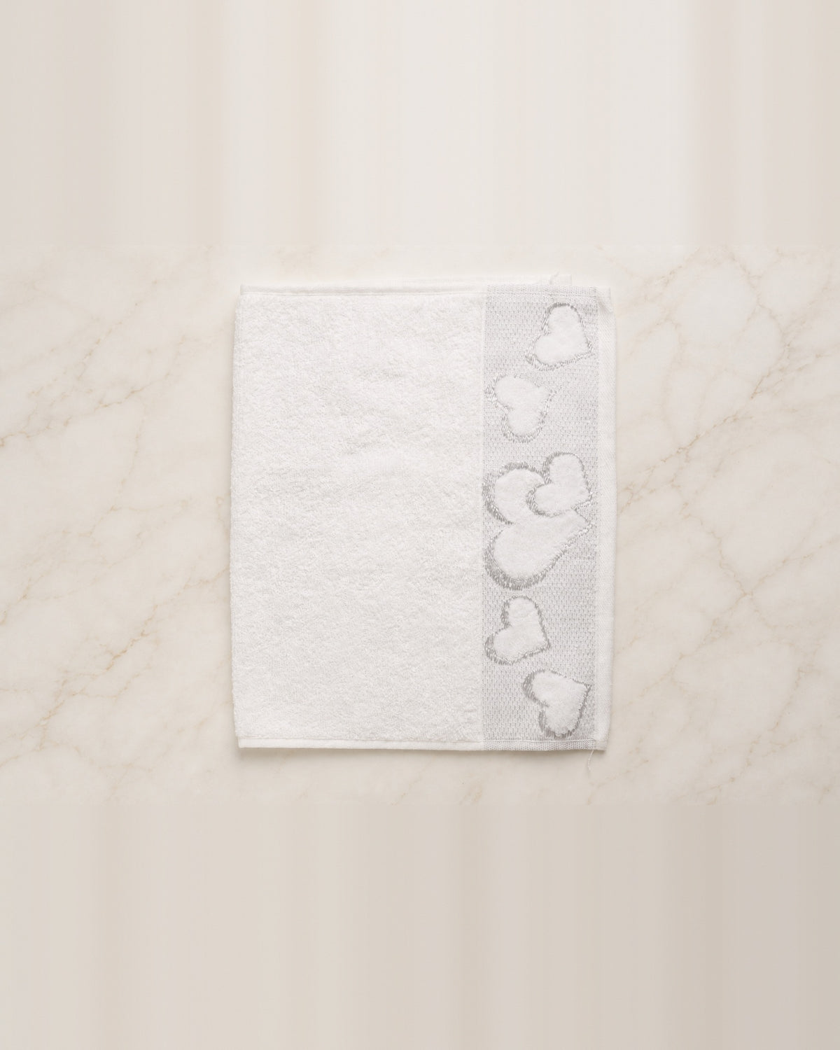 Plain white heart hand towel, no embroidery — photo 2